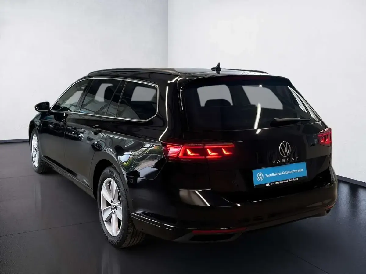 Gebraucht VW Passat Business 200 PS (147 kW) 2023 Schwarz Kombi