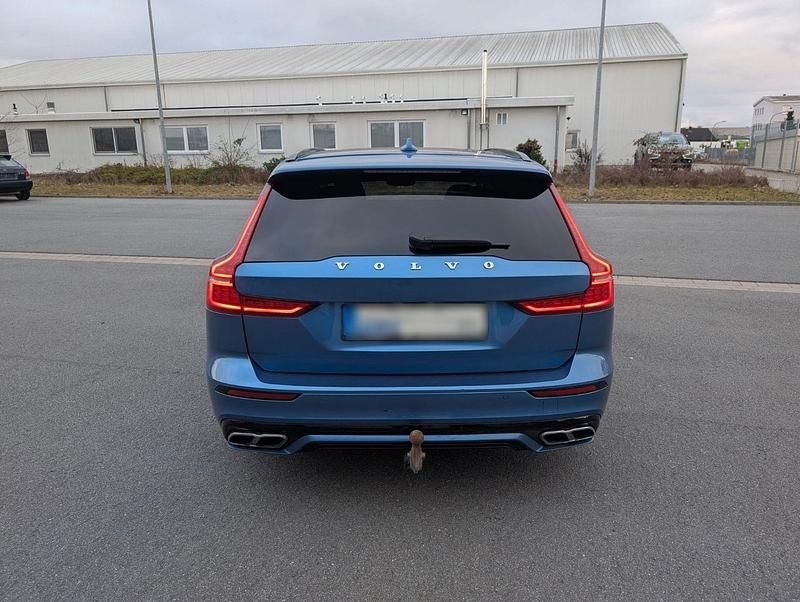 Gebraucht Volvo V60 R-Design 341 PS (250 kW) 2020 Blau Kombi
