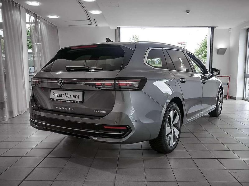 Gebraucht VW Passat Elegance 204 PS (150 kW) 2025 Diabasgrau Kombi