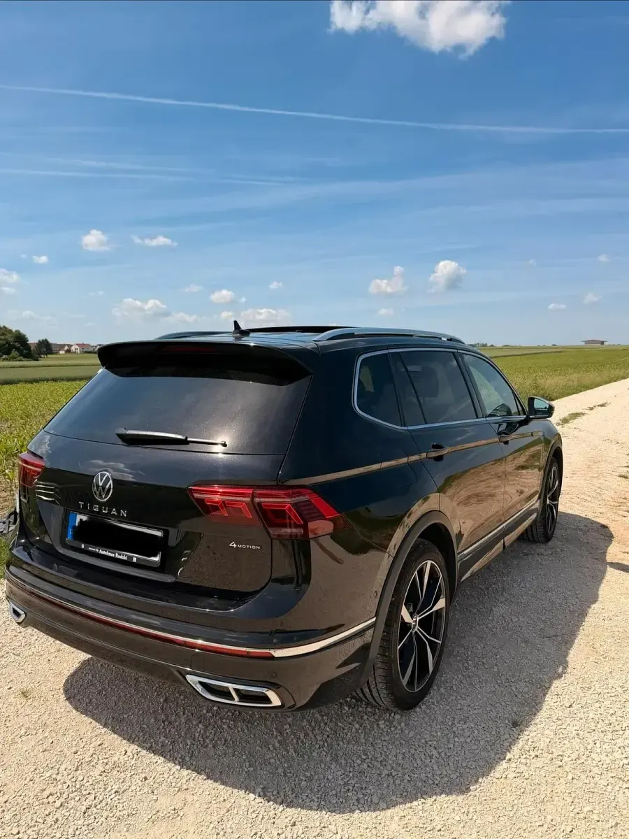 Gebraucht VW Tiguan Allspace R 200 PS (147 kW) 2024 Schwarz SUV