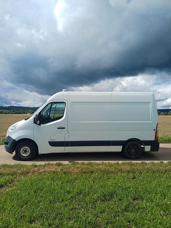 Weiß Gebraucht 2012 Renault Master Kombi | 10.990 € - Bild 1/4