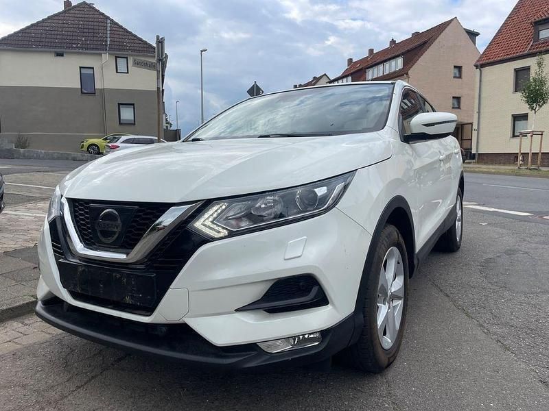 Weiß Gebraucht 2017 Nissan Qashqai Acenta SUV | 12.990 € (Fairer Preis) - Bild 1/4