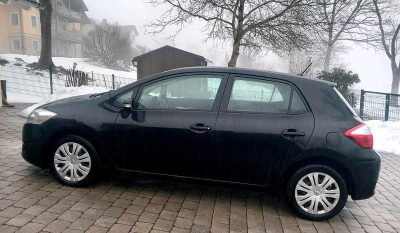 Gebraucht Toyota Auris 132 PS (97 kW) 2010 Schwarz Kleinwagen