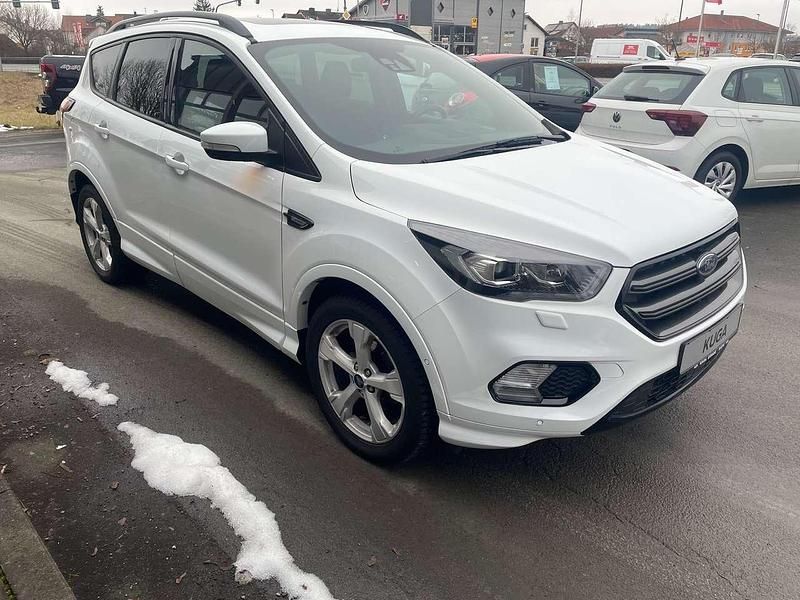 Gebraucht Ford Kuga ST-Line 150 PS (110 kW) 2019 Frostweiß SUV