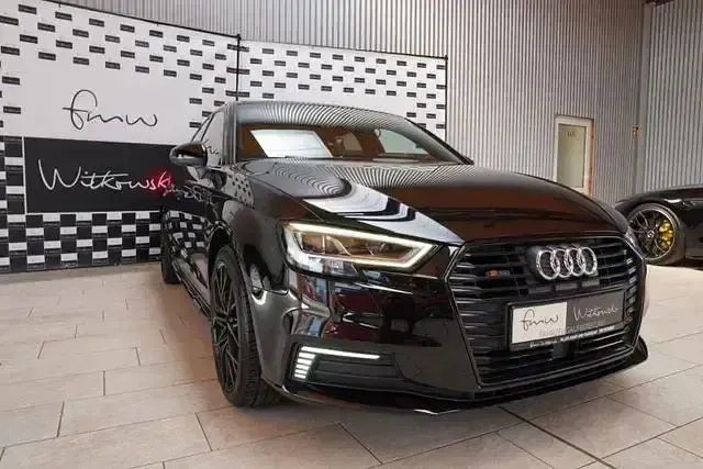 Gebraucht Audi A3 Sportback e-tron S-Line 150 PS (110 kW) 2020 Schwarz Kleinwagen