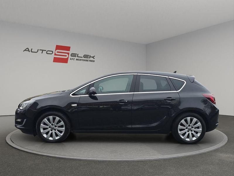 Gebraucht Opel Astra Exklusiv 131 PS (96 kW) 2014 Schwarz Limousine