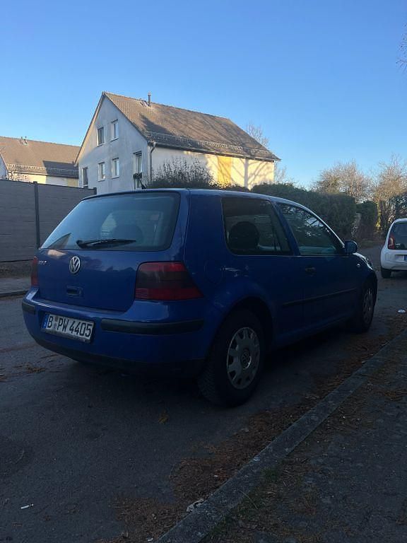 Gebraucht VW Golf IV Basis 74 PS (54 kW) 2001 Blau Limousine