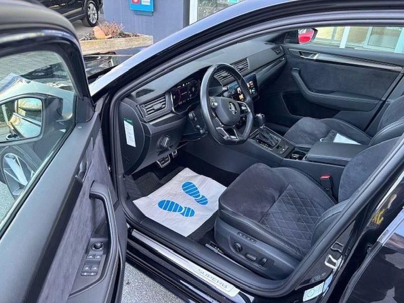 Gebraucht Skoda Superb SportLine 200 PS (147 kW) 2023 Schwarz Kombi