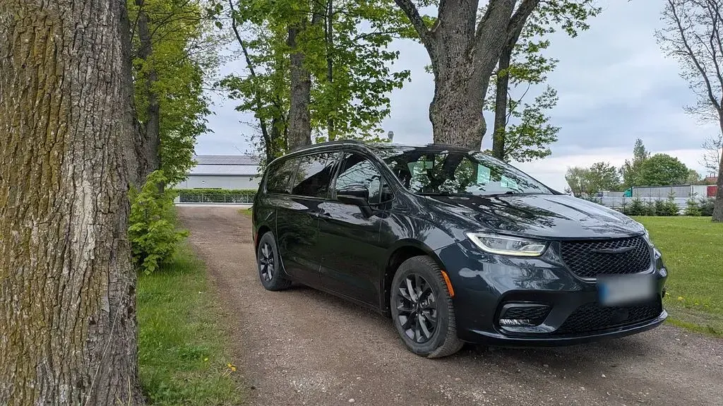 Gebraucht Chrysler Pacifica 291 PS (214 kW) 2021 Grau Van