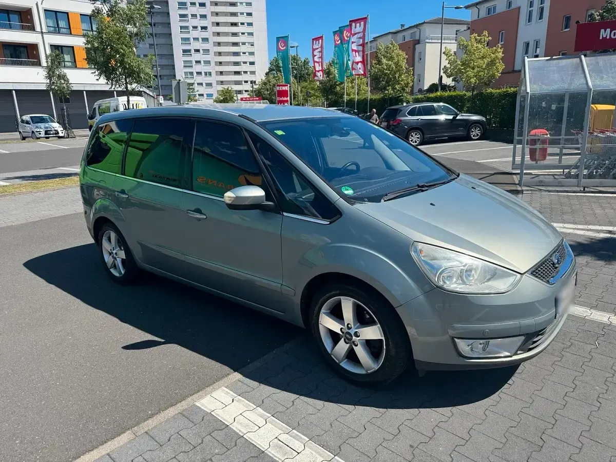 Gebraucht Ford Galaxy 175 PS (128 kW) 2009 Silber Van / Kleinbus