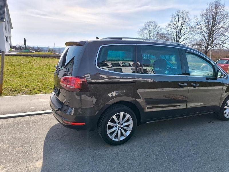Gebraucht VW Sharan Highline 150 PS (110 kW) 2019 Schwarz Van / Kleinbus