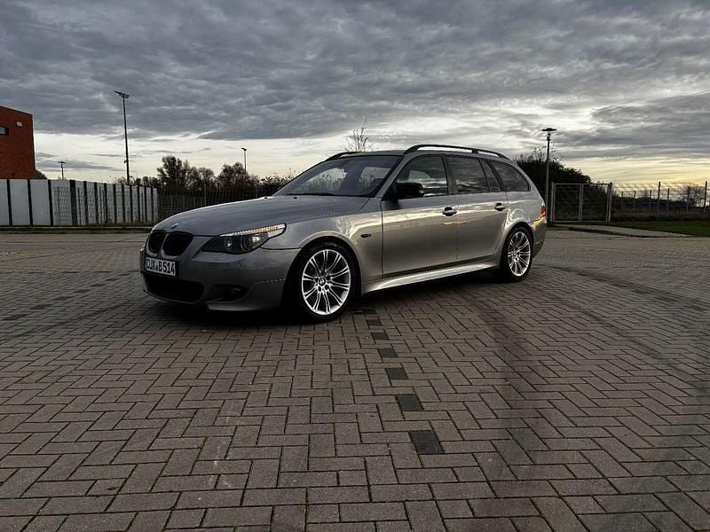 Grau Gebraucht 2005 BMW 530 M Sport Kombi | 6.380 € (Superpreis) - Bild 1/4