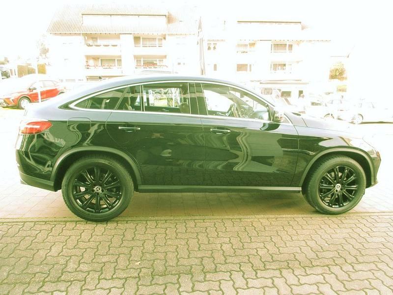 Gebraucht Mercedes GLE400 333 PS (244 kW) 2017 Schwarz SUV