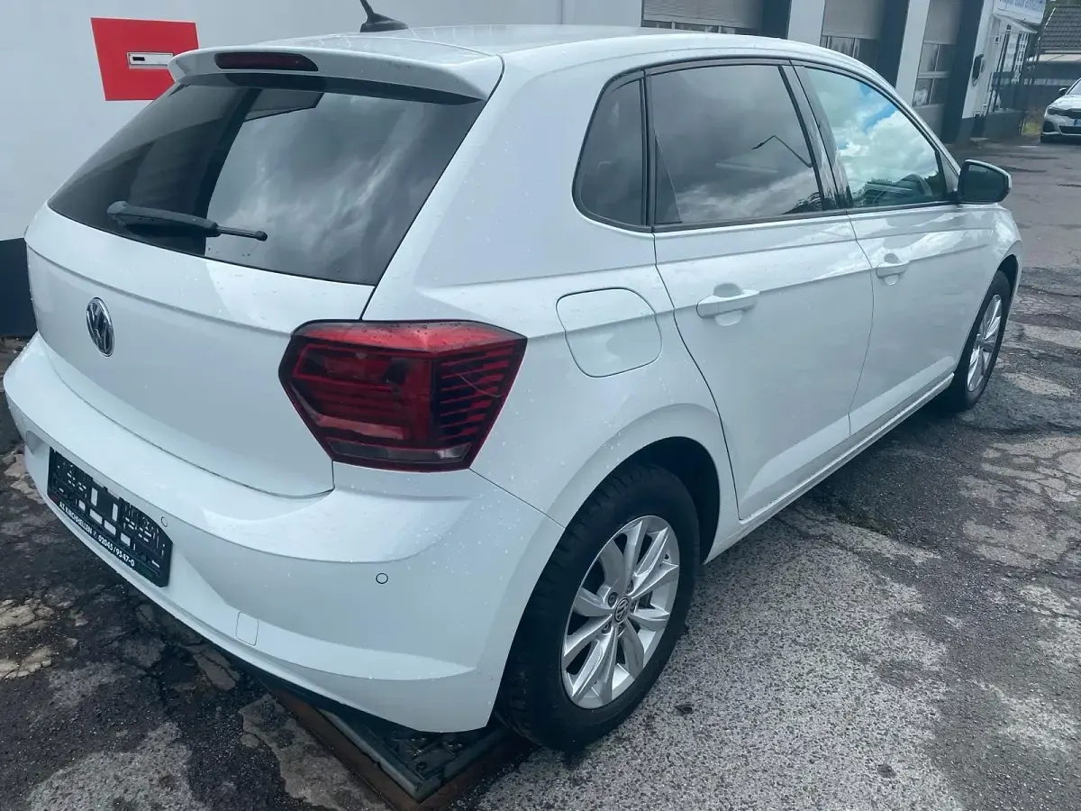 Gebraucht VW Polo Highline 95 PS (69 kW) 2018 Weiß Kleinwagen