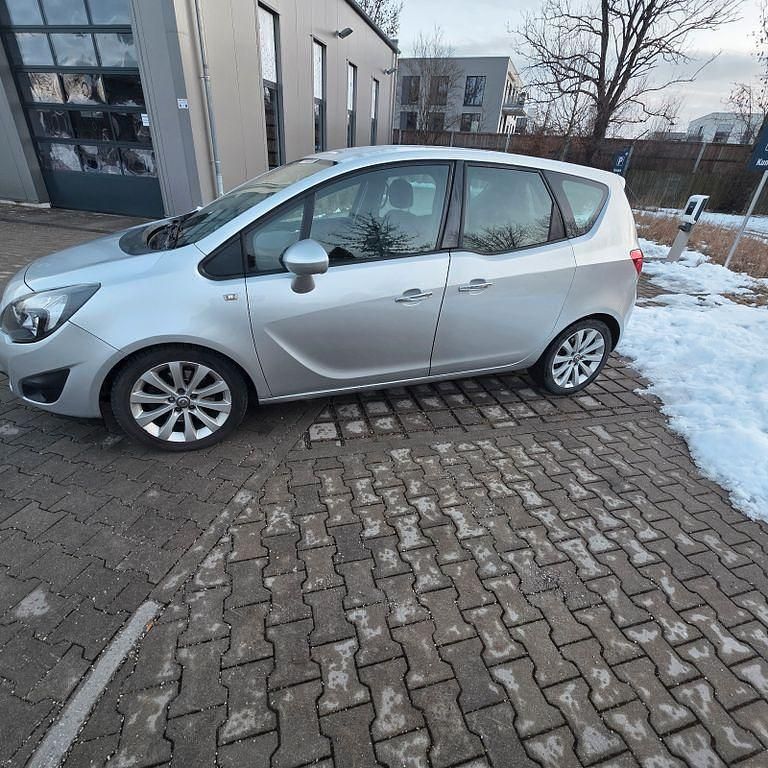 Gebraucht Opel Meriva 99 PS (72 kW) 2011 Silber Van / Kleinbus