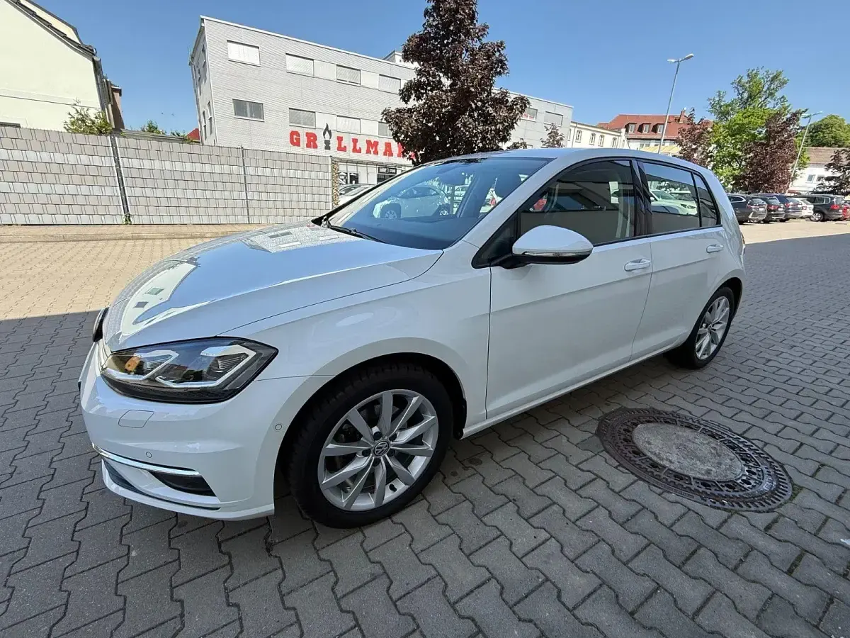 Gebraucht VW Golf VII Highline 150 PS (110 kW) 2017 Weiß Limousine