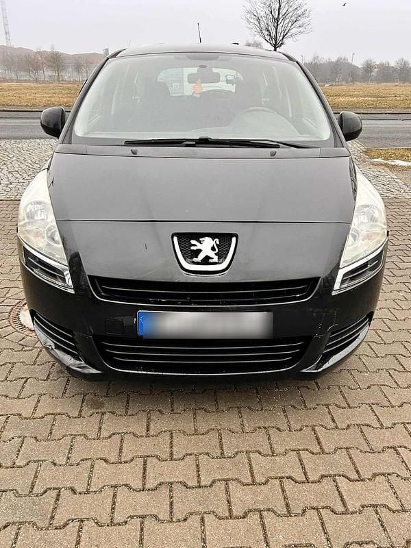 Schwarz Gebraucht 2012 Peugeot 5008 Van / Kleinbus | 2.100 € - Bild 1/4