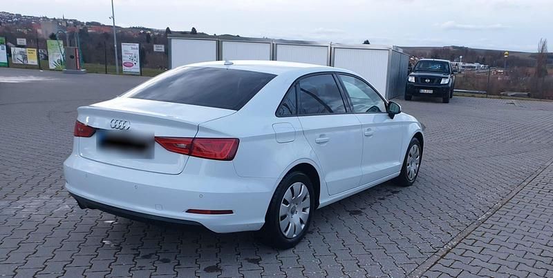 Gebraucht Audi A3 110 PS (80 kW) 2015 Weiß Limousine
