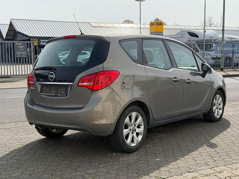 Gebraucht Opel Meriva Edition 110 PS (80 kW) 2014 Braun Van / Kleinbus