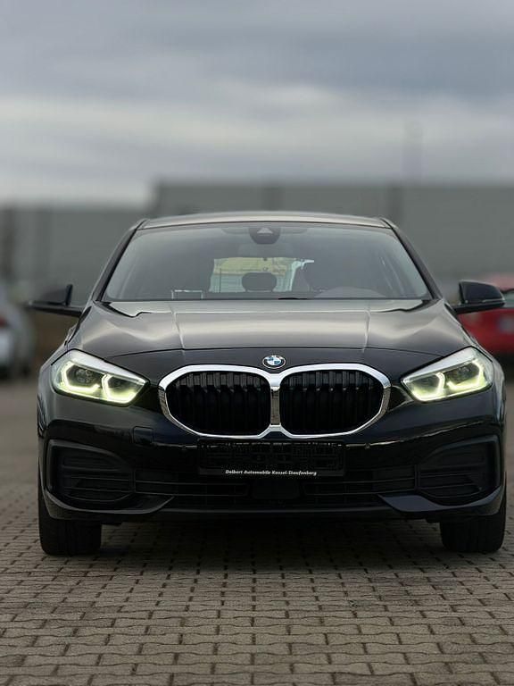 Schwarz Gebraucht 2022 BMW 118 Kleinwagen | 17.399 € (Guter Preis) - Bild 1/4