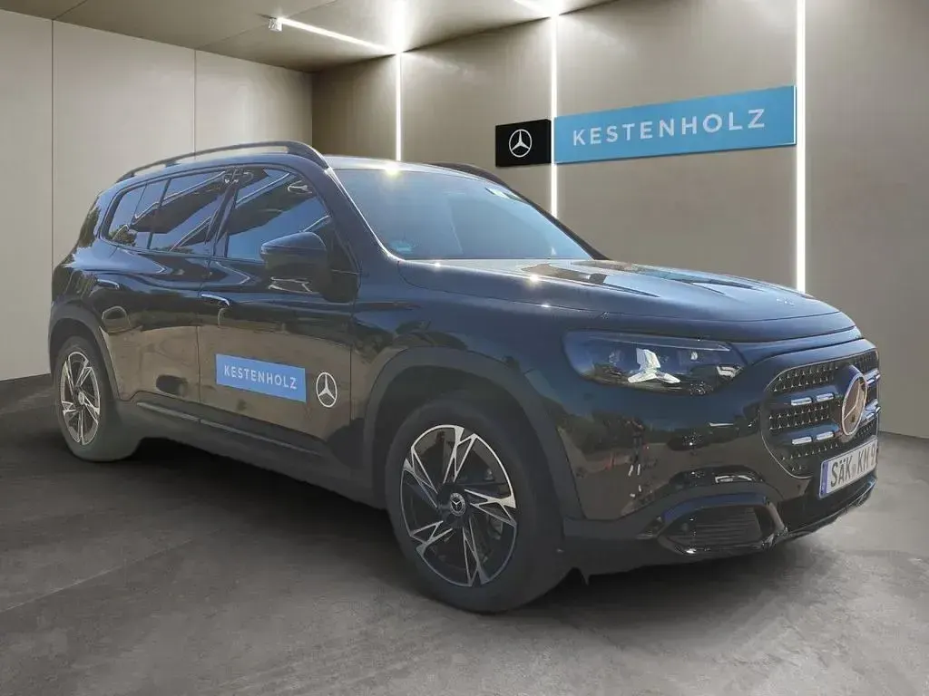 Gebraucht Mercedes GLB200 Night 163 PS (119 kW) 2026 Schwarz SUV