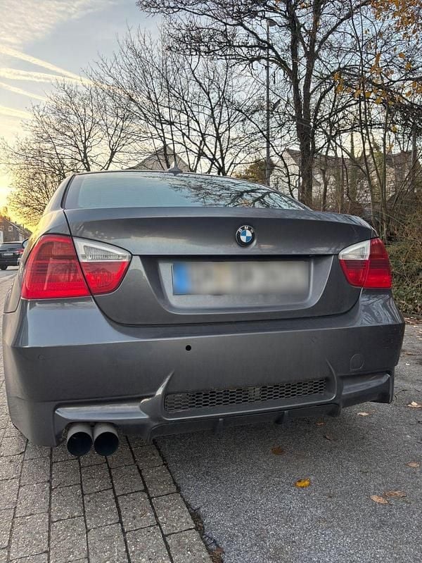 Gebraucht BMW 325 218 PS (160 kW) 2005 Grau Limousine