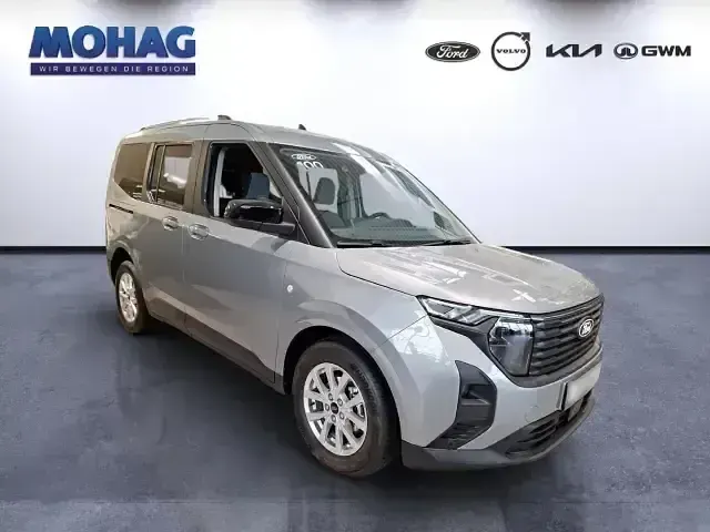 Neu Ford Tourneo Courier Titanium 125 PS (91 kW) 2025 Silber Van / Kleinbus
