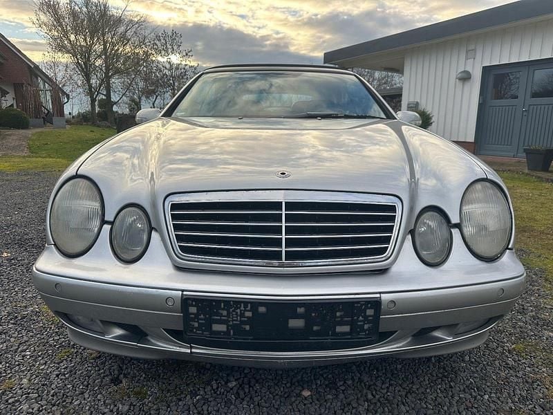 Gebraucht Mercedes CLK230 197 PS (144 kW) 2001 Silber Cabrio