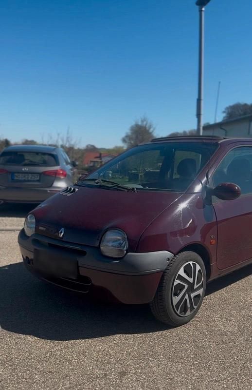 Second-hand Renault Twingo 75 CP (55 kW) 2001 Roșu Hatchback