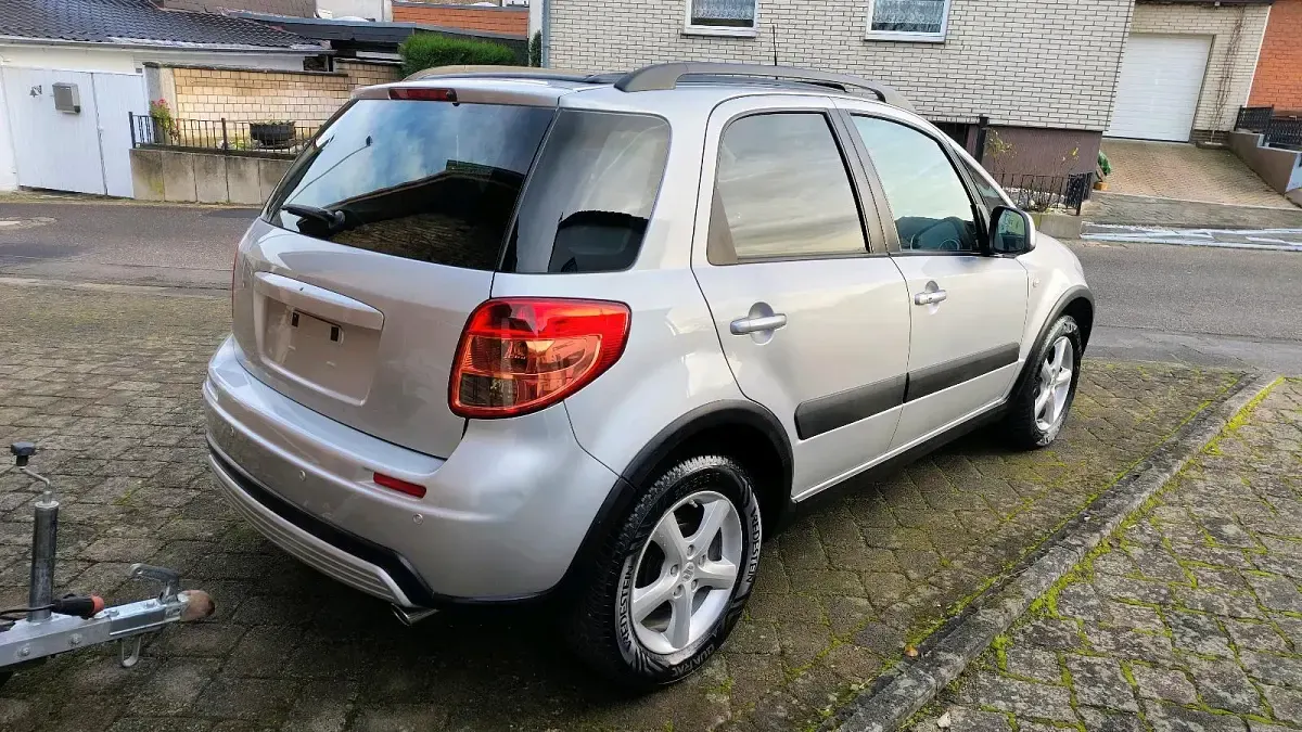 Usata Suzuki SX4 107 CV (78 kW) 2007 Argento SUV