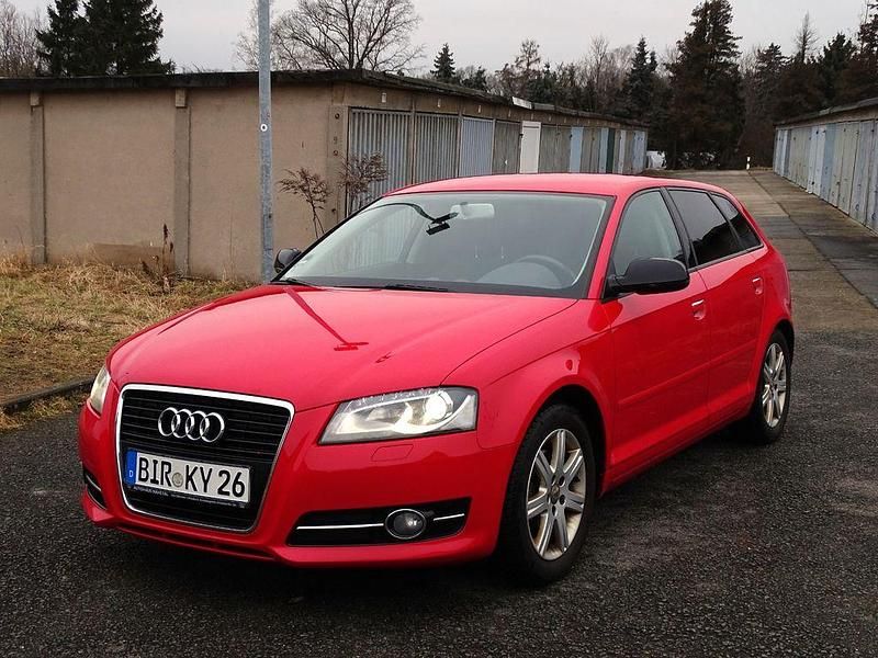 Gebraucht Audi A3 Ambiente 140 PS (102 kW) 2012 Rot Kleinwagen