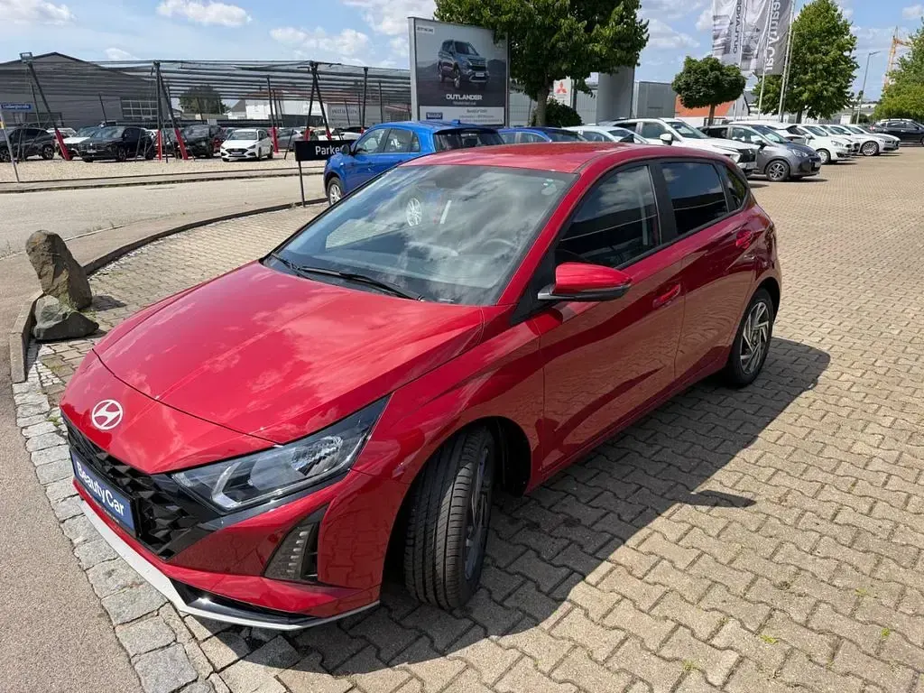 Neu Hyundai i20 90 PS (66 kW) 2026 Rot Kleinwagen