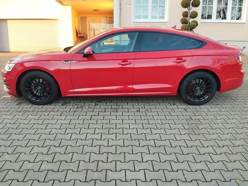 Gebraucht Audi A5 Sportback Sport 190 PS (139 kW) 2020 Rot Kleinwagen