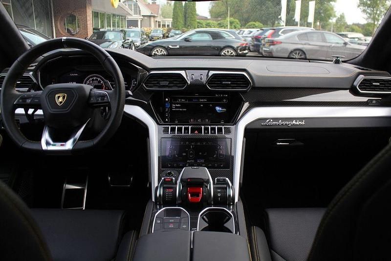 Second-hand Lamborghini Urus 650 CP (478 kW) 2020 Negru SUV