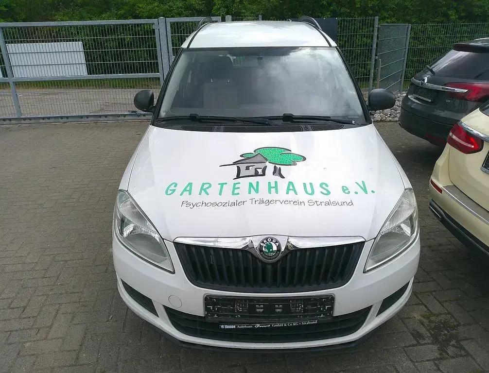 Gebraucht Skoda Roomster Plus Edition 69 PS (50 kW) 2012 Weiß Van / Kleinbus