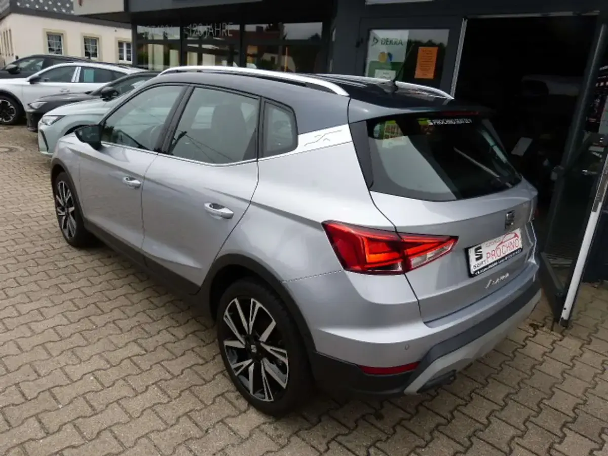 Gebraucht Seat Arona Xperience 110 PS (80 kW) 2023 Urban silber metallic SUV