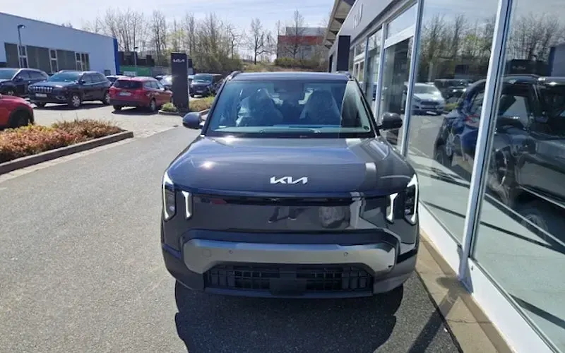 Neu Kia EV2 Air 108 kW (147 PS) 2026 Grau SUV