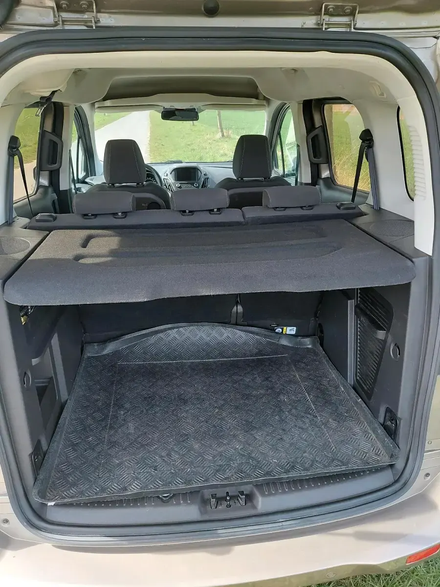 Gebraucht Ford Tourneo Courier 100 PS (73 kW) 2019 Andere farben Van / Kleinbus