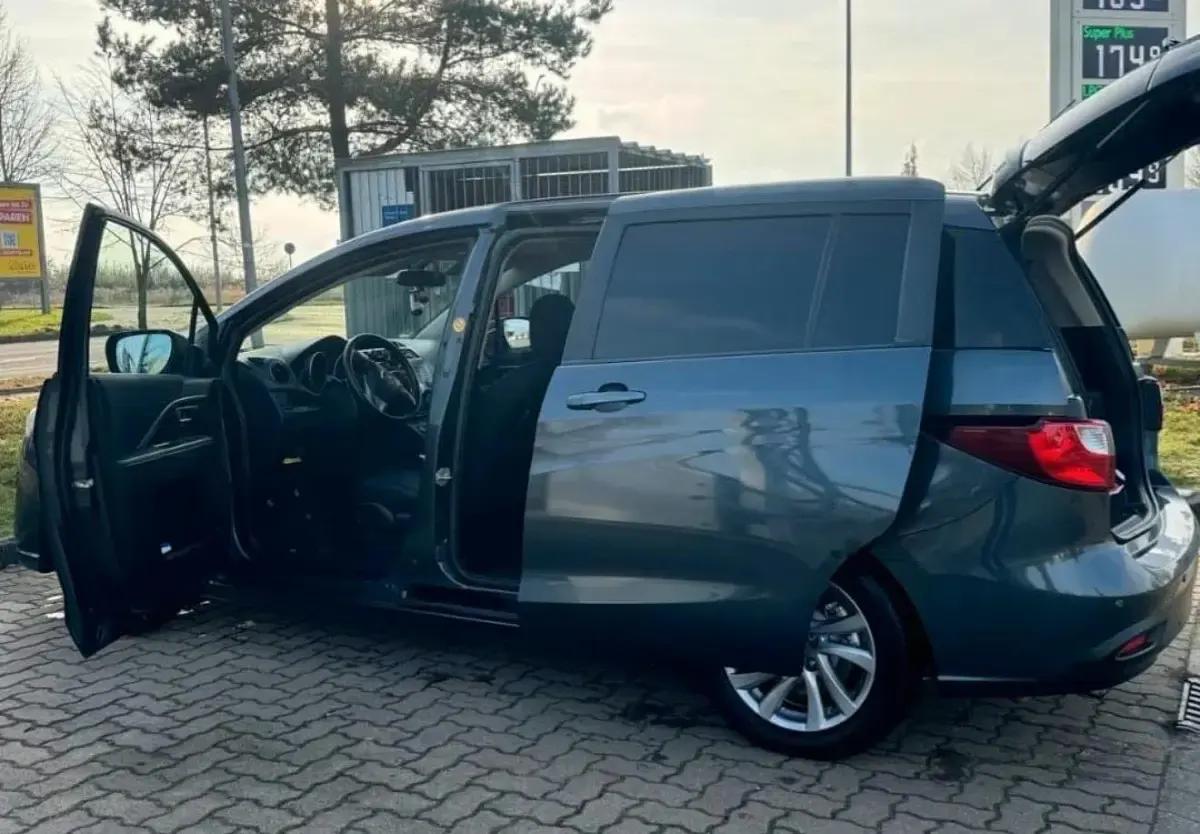 Second-hand Mazda 5 150 CP (110 kW) 2011 Andere farben Monovolum