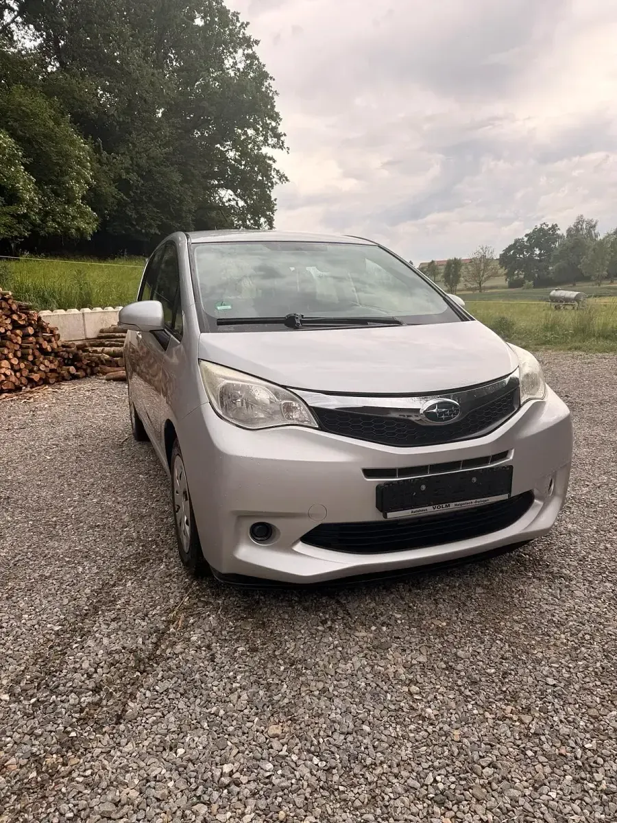 Gebraucht Subaru Trezia 86 PS (63 kW) 2009 Silber Kleinwagen