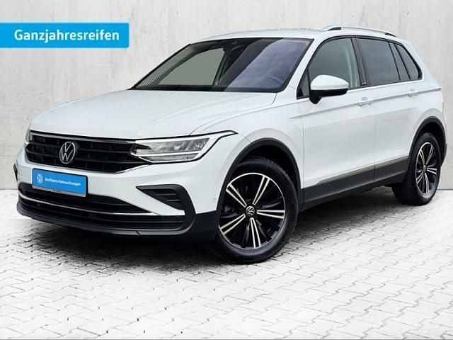 Gebraucht VW Tiguan Active 131 PS (96 kW) 2022 Pure white SUV