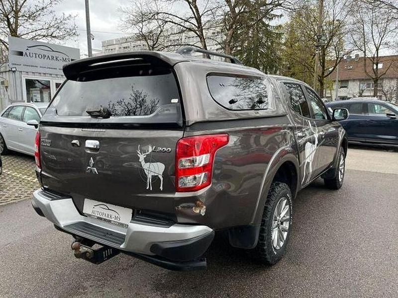 Gebraucht Mitsubishi L200 Plus 181 PS (133 kW) 2015 Braun Pickup