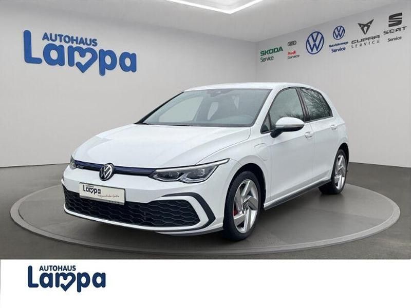 Pure white Gebraucht 2020 VW Golf VIII GTE Limousine | 22.890 € (Fairer Preis) - Bild 1/4