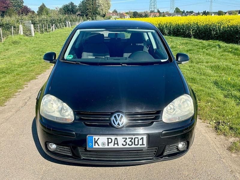 Second-hand VW Golf V 80 CP (58 kW) 2007 Negru Berlinǎ