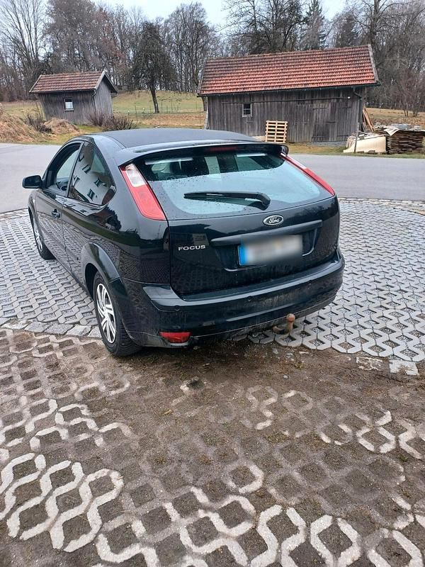 Gebraucht Ford Focus 115 PS (84 kW) 2006 Schwarz Limousine