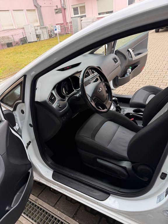 Gebraucht Kia Ceed DREAM-TEAM Edition 136 PS (100 kW) 2015 Weiß Kleinwagen