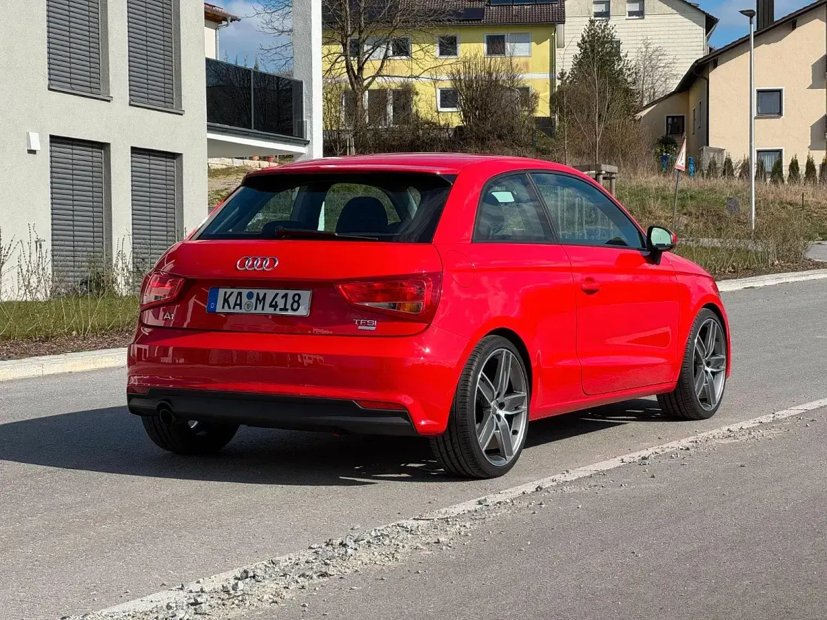 Używany Audi A1 S-Line 95 KM (69 kW) 2017 Czerwony Hatchback