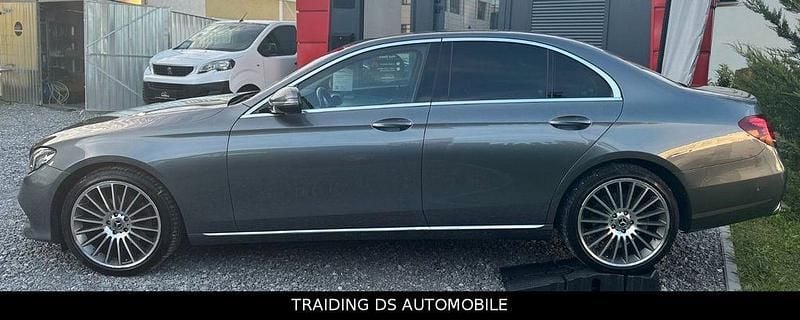 Gebraucht Mercedes E220 Avantgarde 194 PS (142 kW) 2018 Selenitgrau Limousine