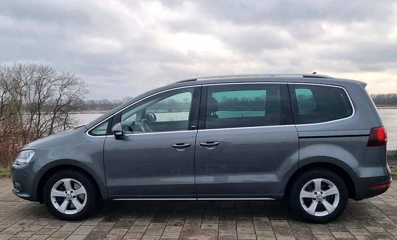 Gebraucht VW Sharan Sound 150 PS (110 kW) 2018 Grau Van / Kleinbus