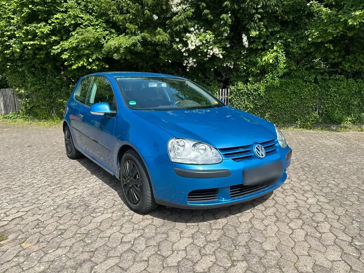 Gebraucht VW Golf V 105 PS (77 kW) 2003 Blau Kleinwagen